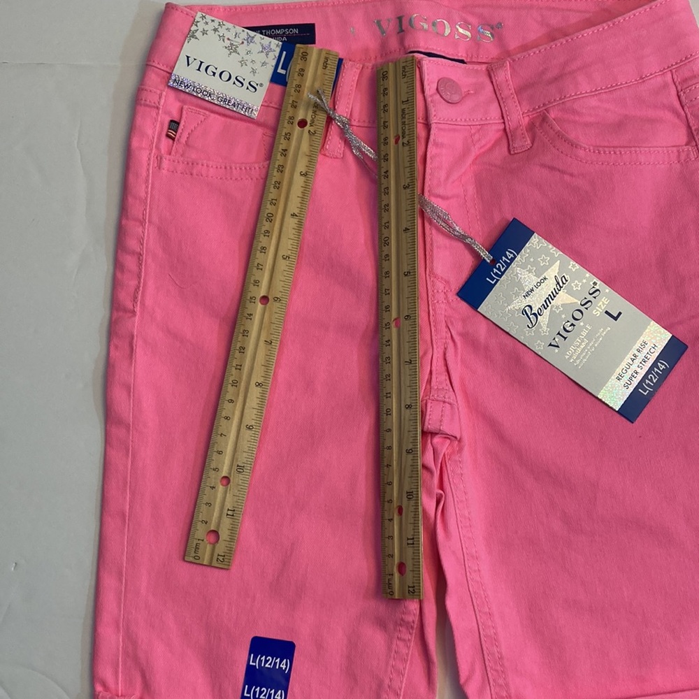 Shorts - Picture 3 of 11